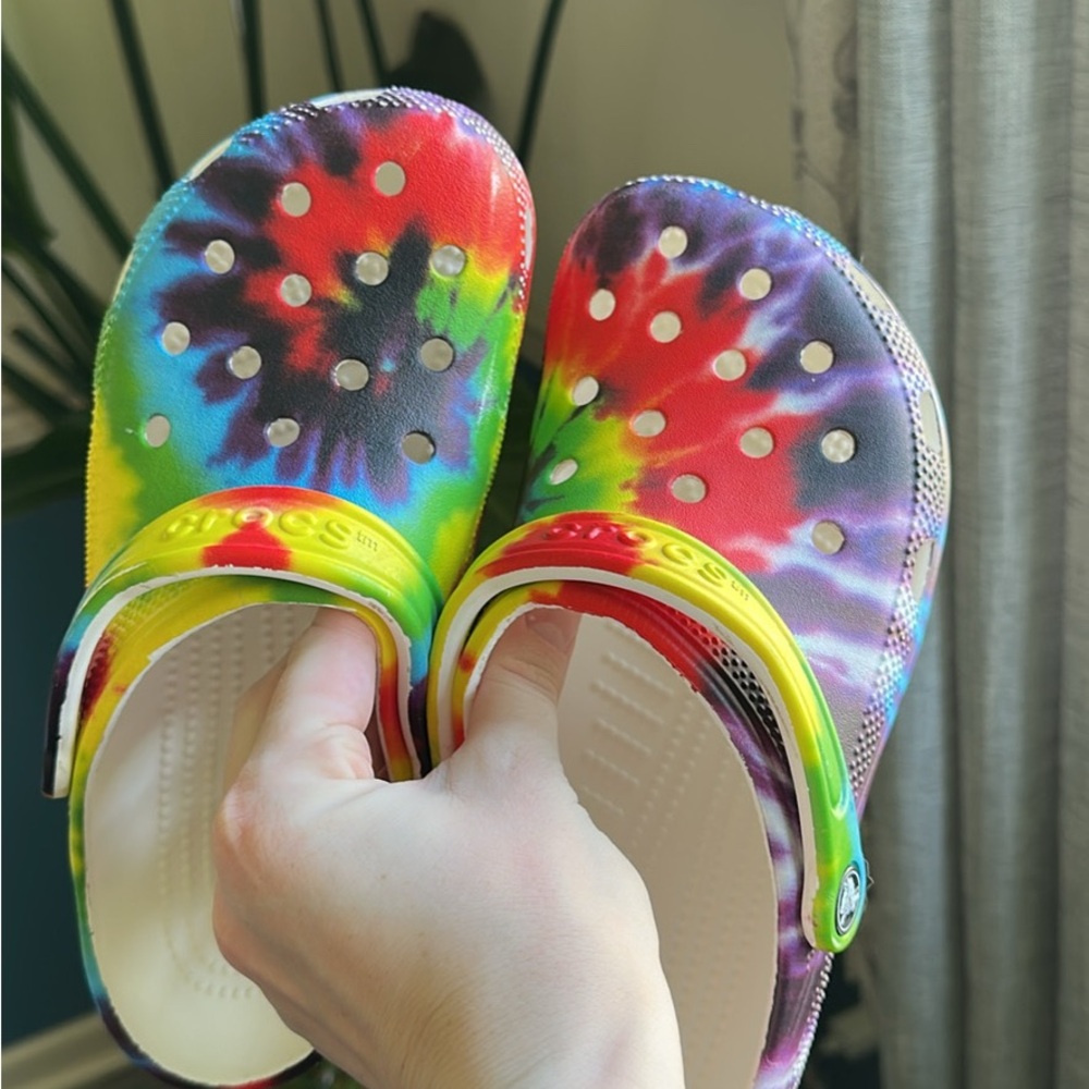 CROCS